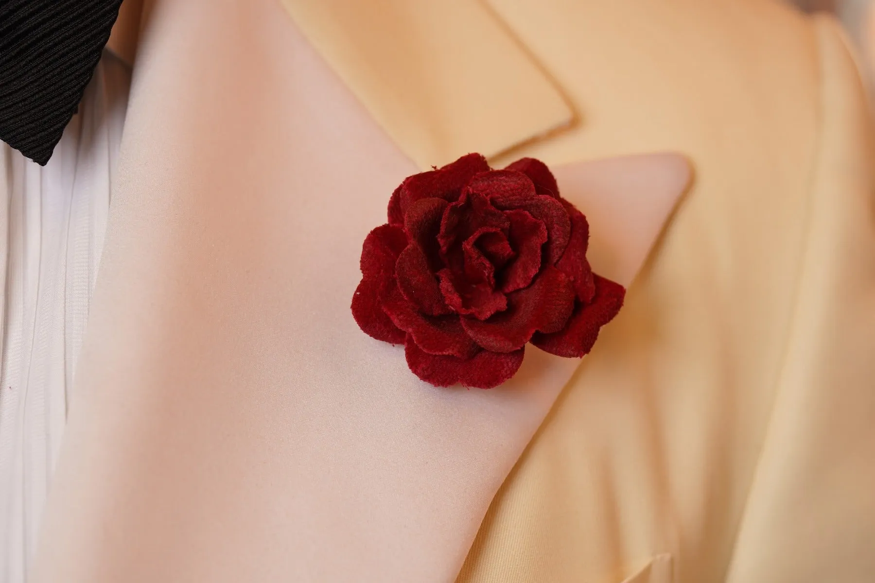 Dark Red Velvet Spray Rose Boutonnière Flower