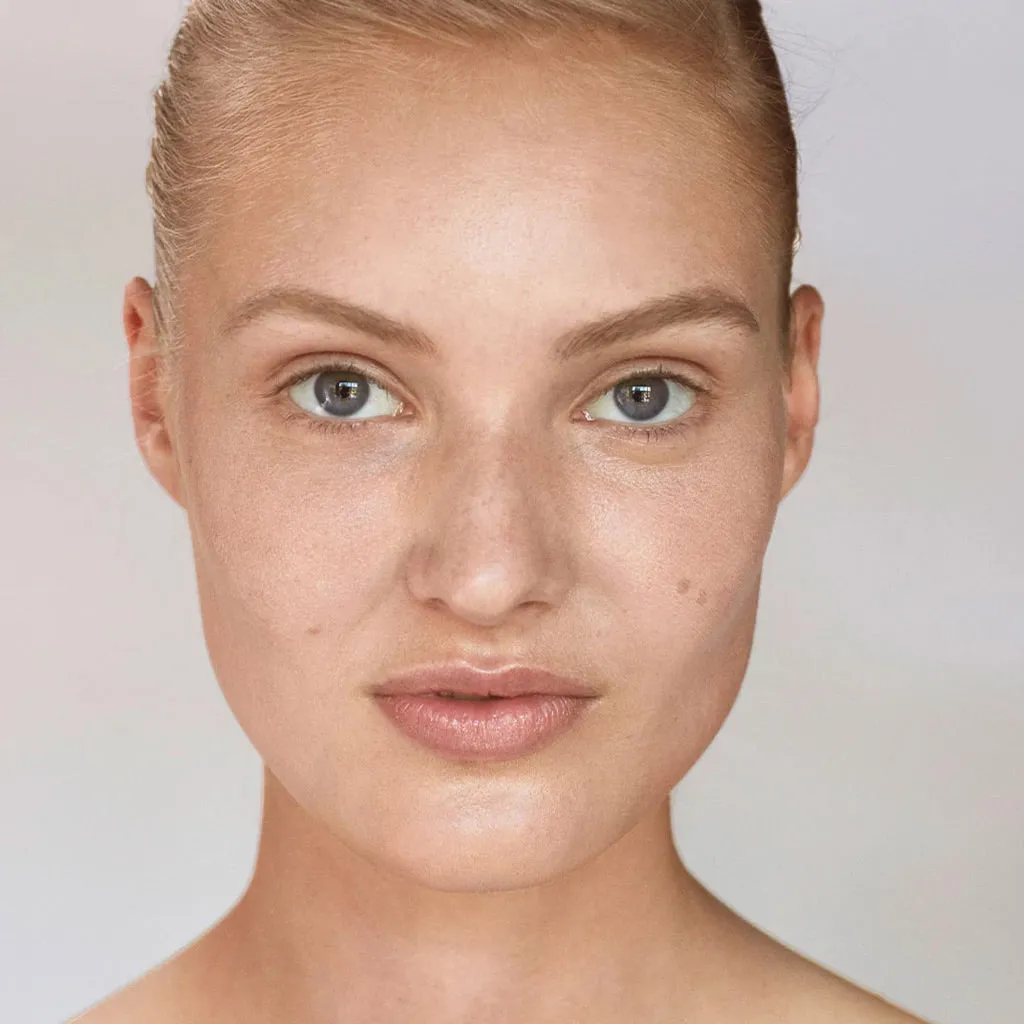Kjaer Weis Invisible Touch Liquid Foundation